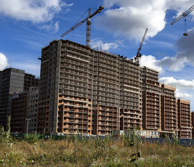 Жилой комплекс Триумф Парк, дом со встроенными помещениями и пятью подземными паркингами